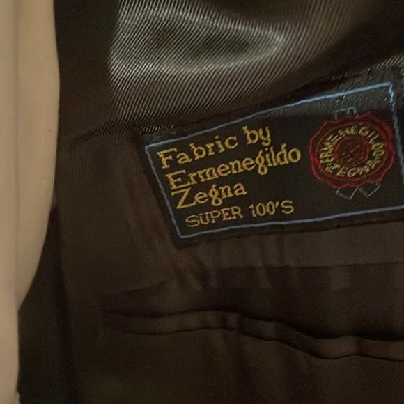 Like new olive colored Zenga suit - Picture 5 of 5